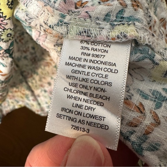 A.n.a. Floral Patterned Fabric - Picture 2 of 2